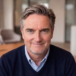 Dr. Axel Becker